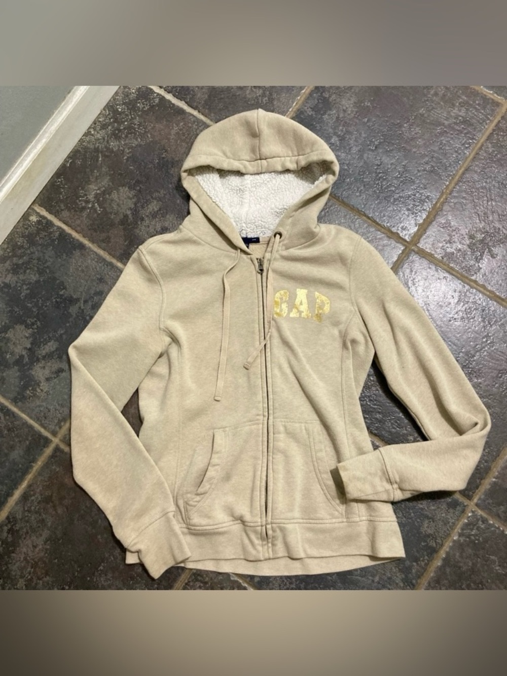 GAP Women's Sherpa-Lined Zip Hoodie in Beige with Gold Logo Size S